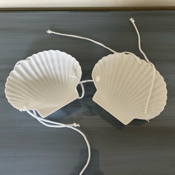 NWOT shell bikini top - Picture 2 of 3